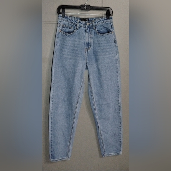 PrettyLittleThing Denim - PrettyLittleThing Light Blue Straight Leg Jeans Size (4)